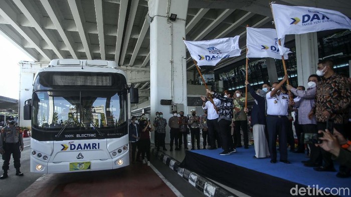 Panduan Tarif dan Jadwal Bus DAMRI ke Bandara Soekarno-Hatta