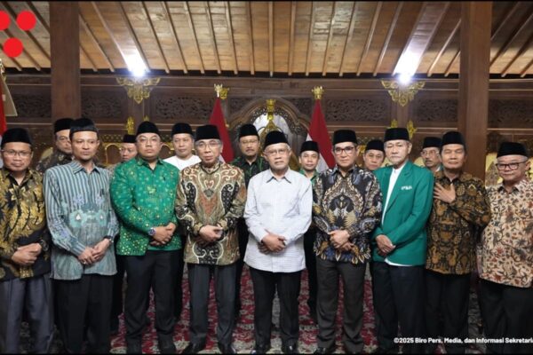 Usai Bertemu Prabowo Ormas Islam Ajak Masyarakat Lebih Tenang Usai Bertemu Prabowo Ormas Islam Ajak Masyarakat Lebih Tenang