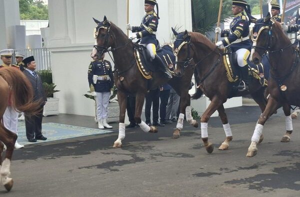 Prabowo Subianto sambut hangat Presiden Peru Dina Boluarte di Istana Merdeka. Simak momen penting pertemuan diplomatik kedua negara di Jakarta Prabowo Subianto sambut hangat Presiden Peru Dina Boluarte di Istana Merdeka. Simak momen penting pertemuan diplomatik kedua negara di Jakarta