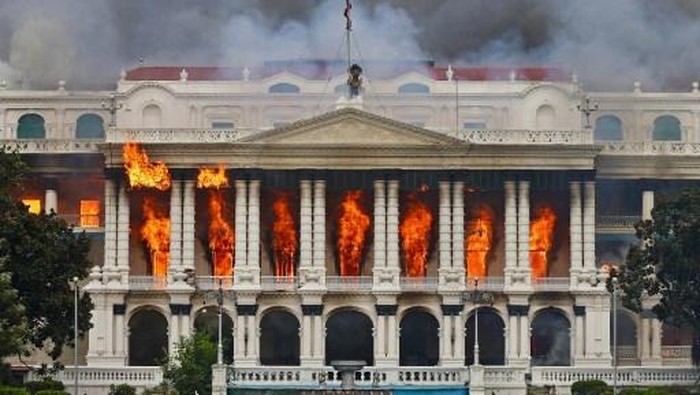 Demo Berdarah di Nepal, Massa Bakar Rumah dan Serang Menteri