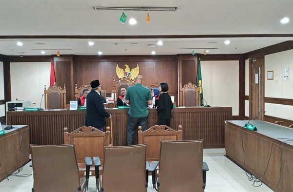 Seorang Warga Gugat Wapres Gibran dan KPU Rp 125 Triliun di PN Jakpus Seorang Warga Gugat Wapres Gibran dan KPU Rp 125 Triliun di PN Jakpus